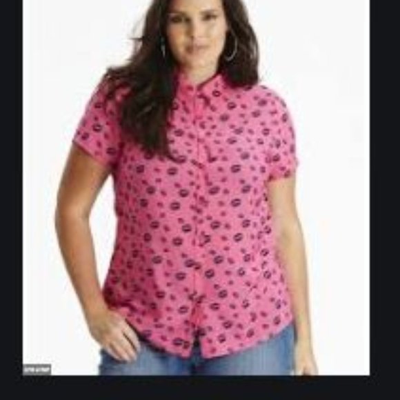 Simply be Lip print button down top - Picture 6 of 6